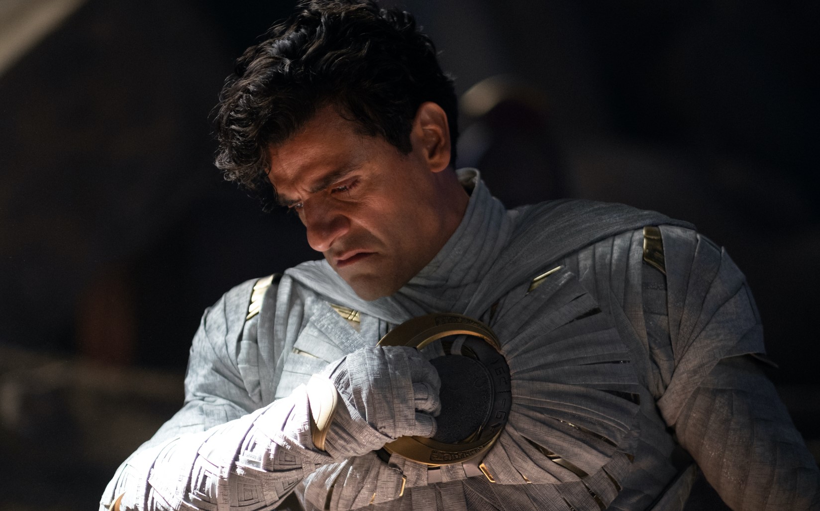 Oscar Isaac está no Cairo para 2ª temporada de Cavaleiro da Lua