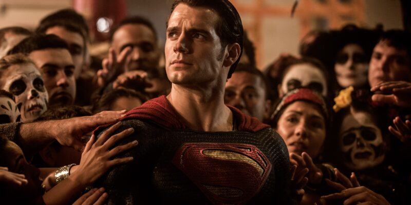 Superman de Henry Cavill será mais inspirador para os fãs, revela o ator.
