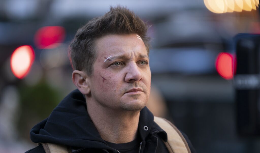 jeremy renner marvel studios gaviao arqueiro acidente maquina de remoção de neve cinema filmes