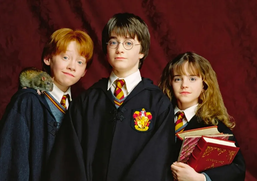 Warner abriu seleção para escolher o novo trio de Harry Potter J.K. Rowling