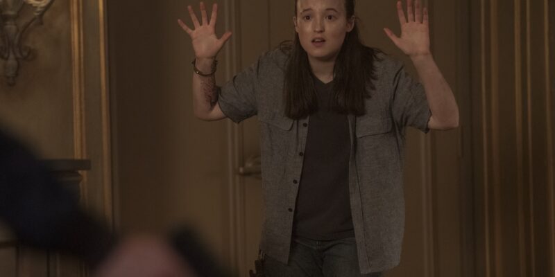 the-last-of-us-hbo-max-ellie-craig-mazin-cena-violenta-cachorro-abby-bella-ramsey-kaitlyn-dever-serie-game-terceira-temporada-the-last-of-us-parte-2