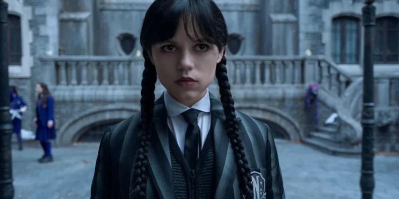 wandinha-netflix-temporada2-terror-jennaortega-emmamyers-ladygaga-stevebuscemi-thandiwenewton-billiepiper-christopherlloyd-catherinezetajones-lancamento